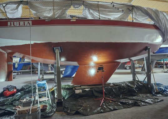 Julias Unterwasserschiff ist gestrichen und soweit fertig