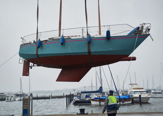 Endlich hängt Julia am Haken