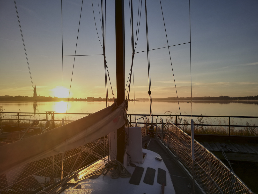 Der Grund für Julia, Sonnenaufgang über der Schlei