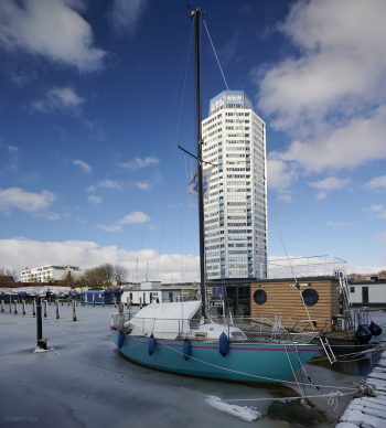 Julia sitzt im Eis fest