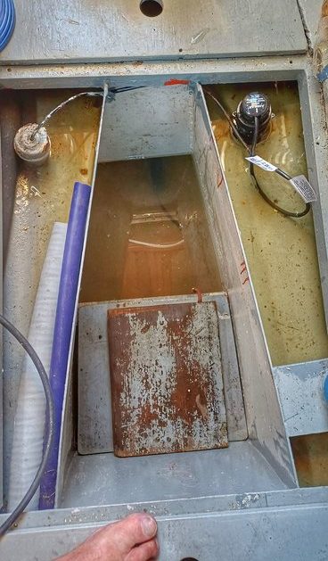 Zu viel Wasser in der Bilge.