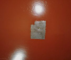 Segelboot Julia Ein Loch ist im Boot